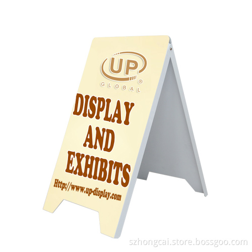 Lightweight plastic poster board